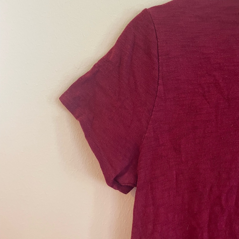 Old Navy Basic Red T - Picture 4 of 5